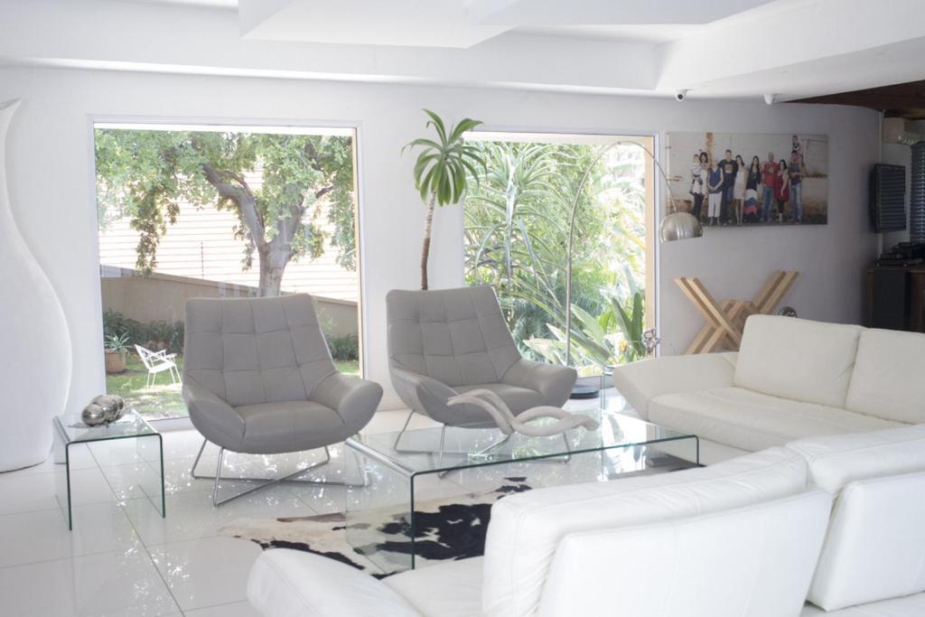 Luxury Upmarket Guesthouse 20 On 4Th Рюстенбург Экстерьер фото