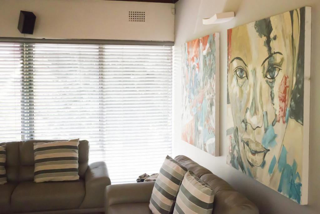 Luxury Upmarket Guesthouse 20 On 4Th Рюстенбург Экстерьер фото
