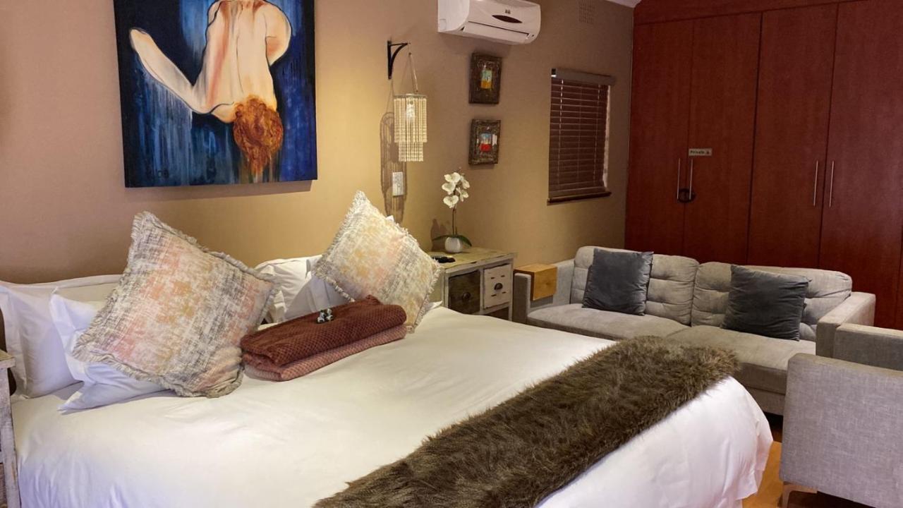 Luxury Upmarket Guesthouse 20 On 4Th Рюстенбург Экстерьер фото