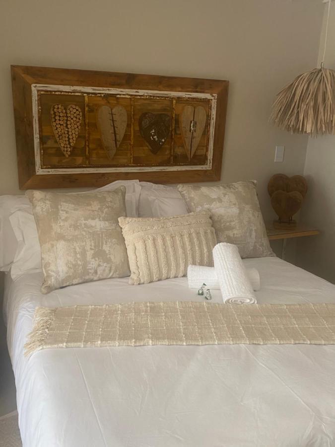 Luxury Upmarket Guesthouse 20 On 4Th Рюстенбург Экстерьер фото