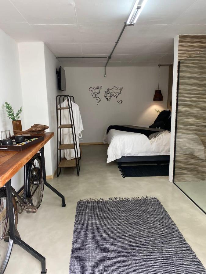Luxury Upmarket Guesthouse 20 On 4Th Рюстенбург Экстерьер фото