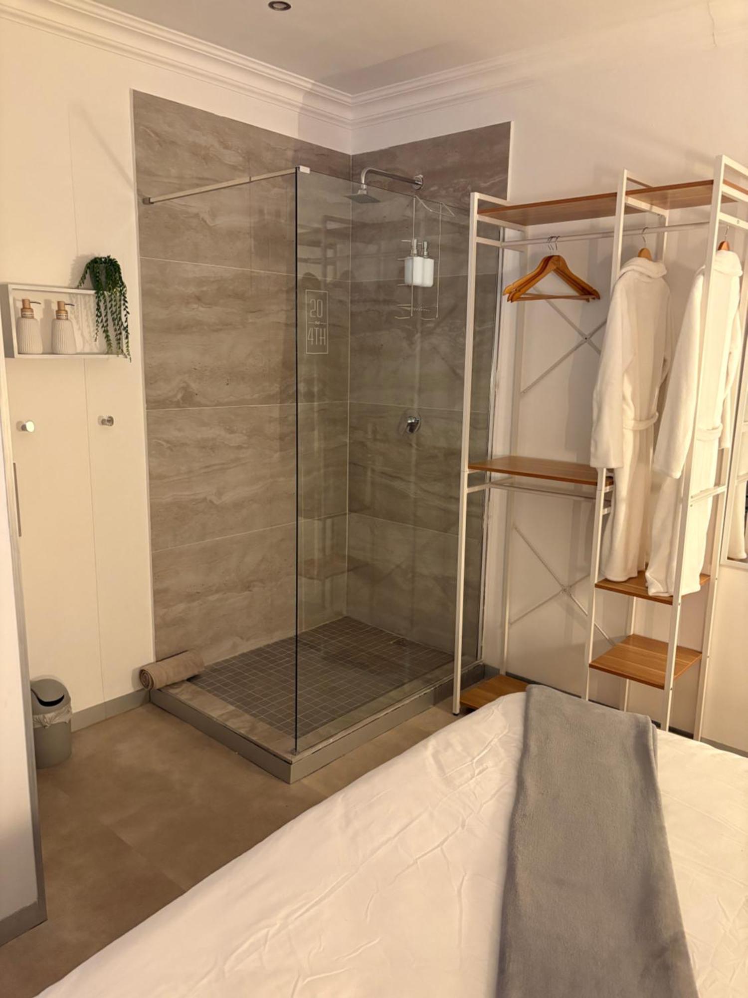 Luxury Upmarket Guesthouse 20 On 4Th Рюстенбург Экстерьер фото
