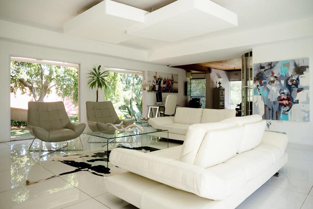 Luxury Upmarket Guesthouse 20 On 4Th Рюстенбург Экстерьер фото